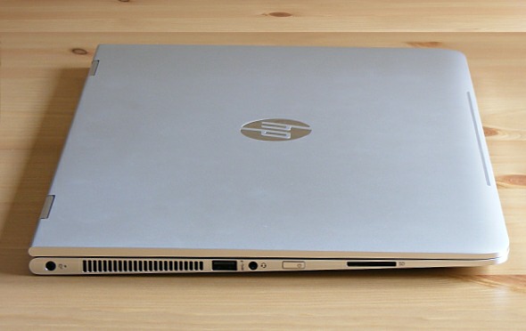 HP Spectre x360 - Anschlüsse links