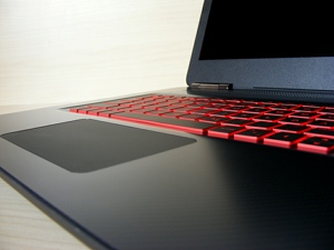 HP Omen w240ng Gaming Notebook mit beleuchteter Tastatur